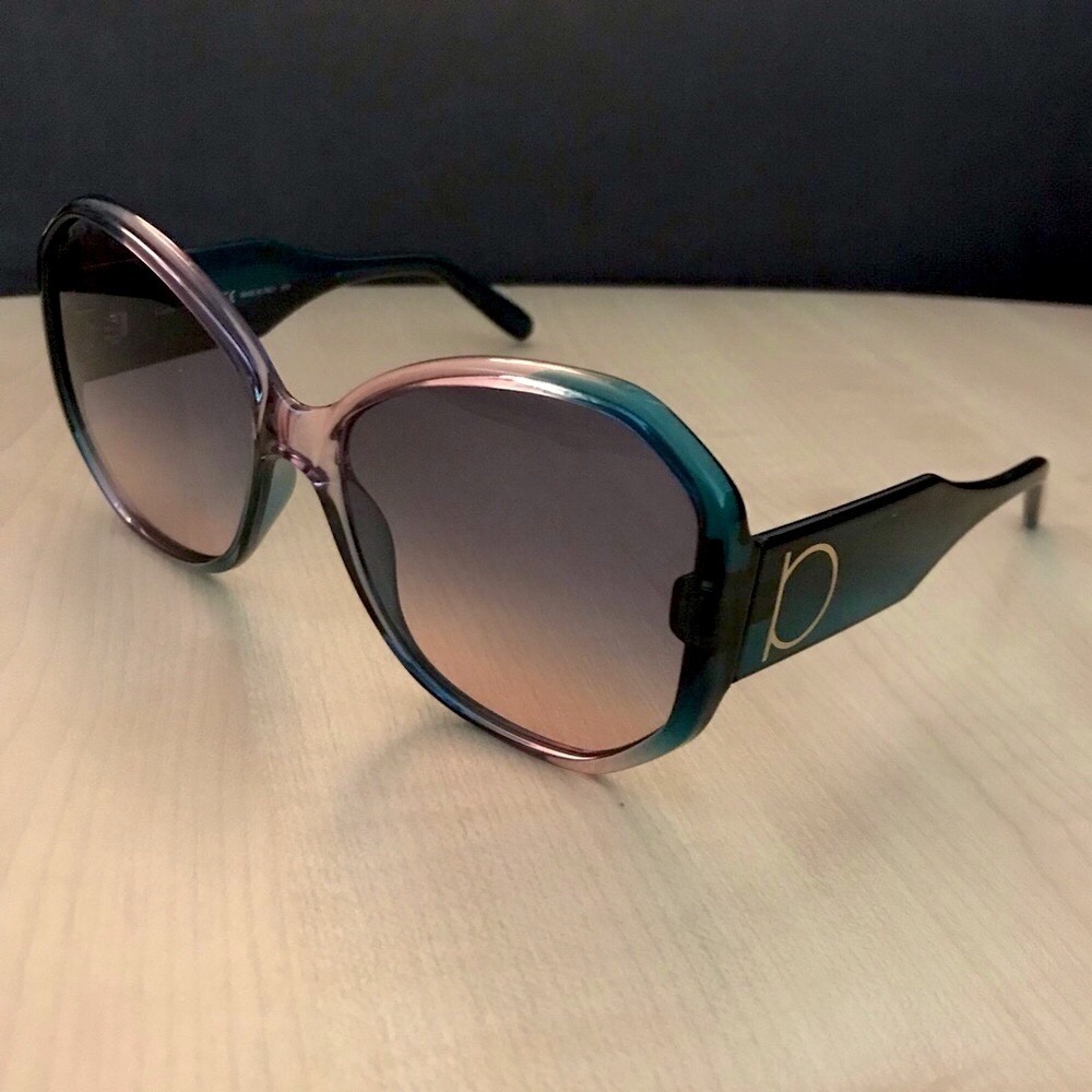 SALVATORE FERRAGAMO Sunglasses for Women oversized geometric frames NEW w/ case